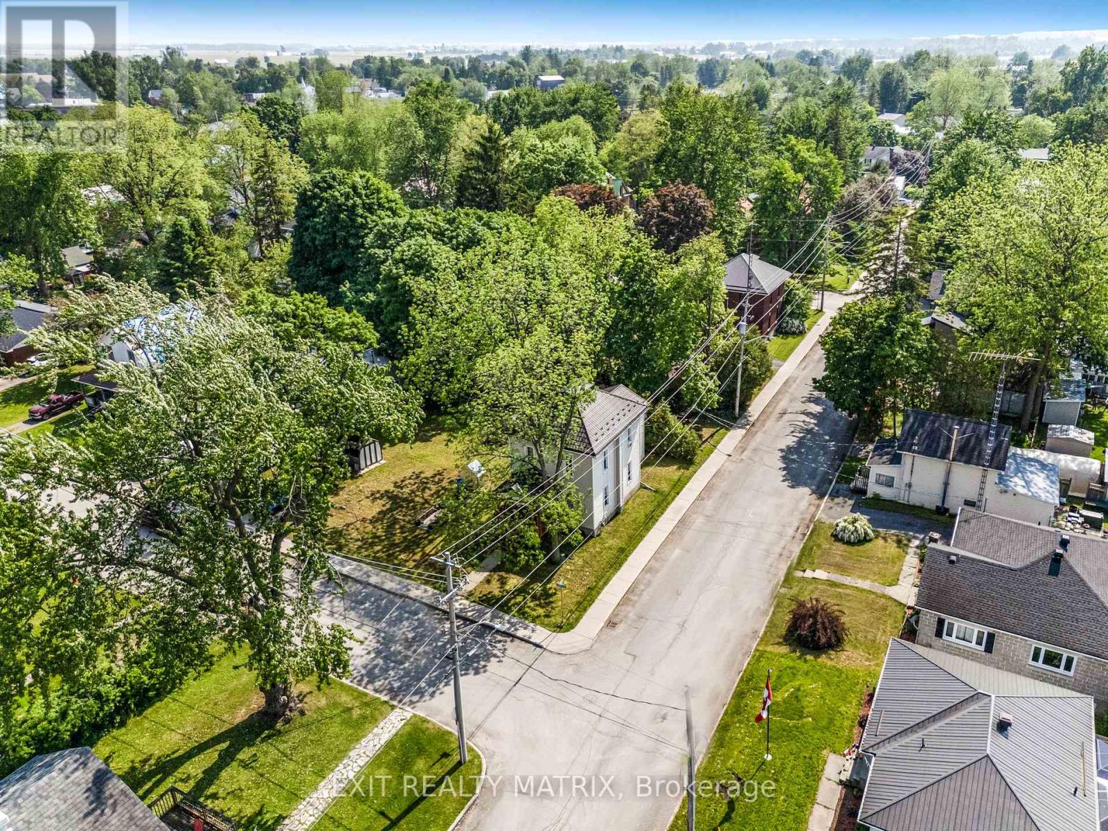 Photo 1 of 98 Albert Street, North Dundas ON