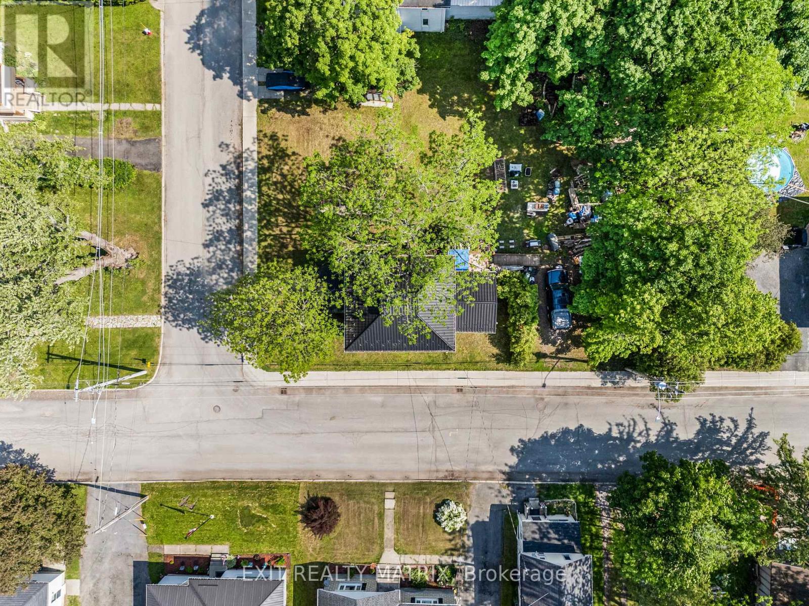 Photo 19 of 98 Albert Street, North Dundas ON
