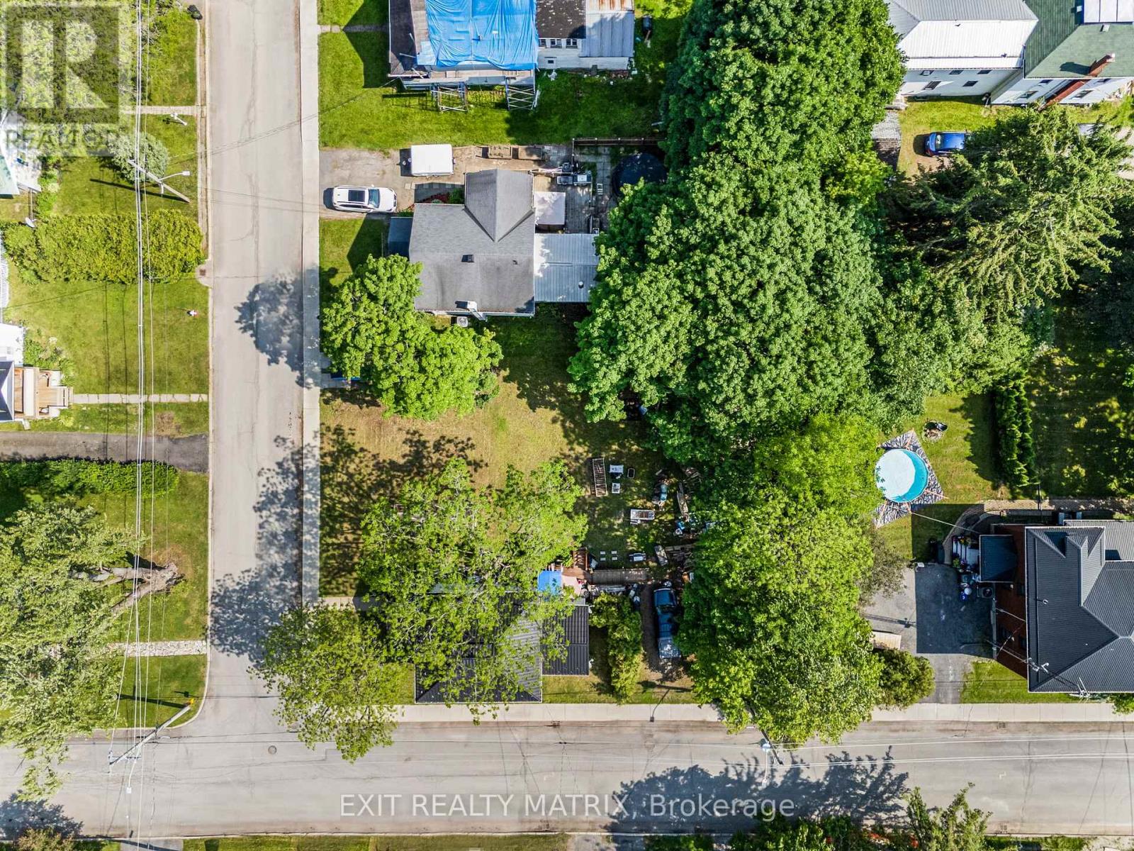 Photo 20 of 98 Albert Street, North Dundas ON