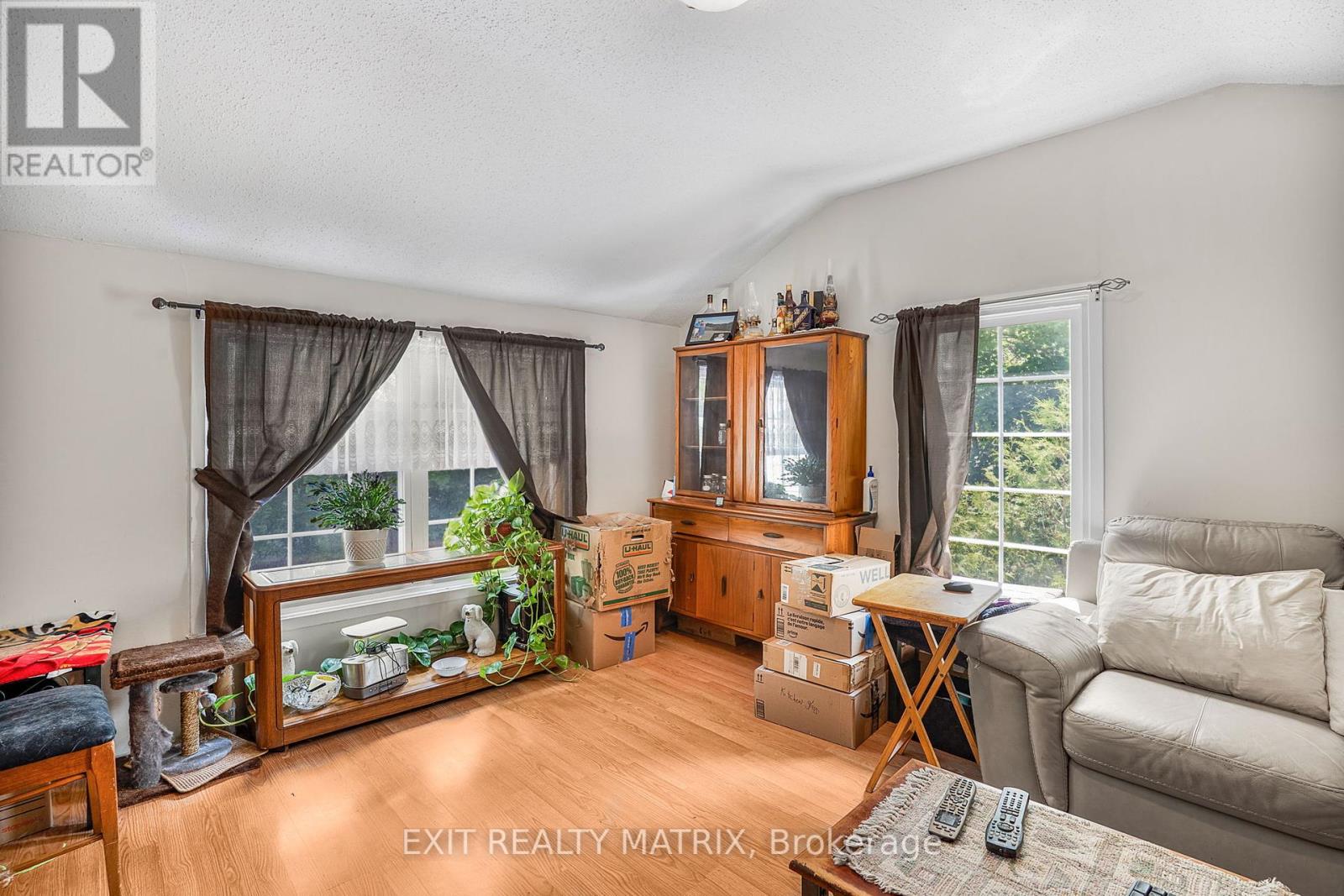 Photo 22 of 98 Albert Street, North Dundas ON