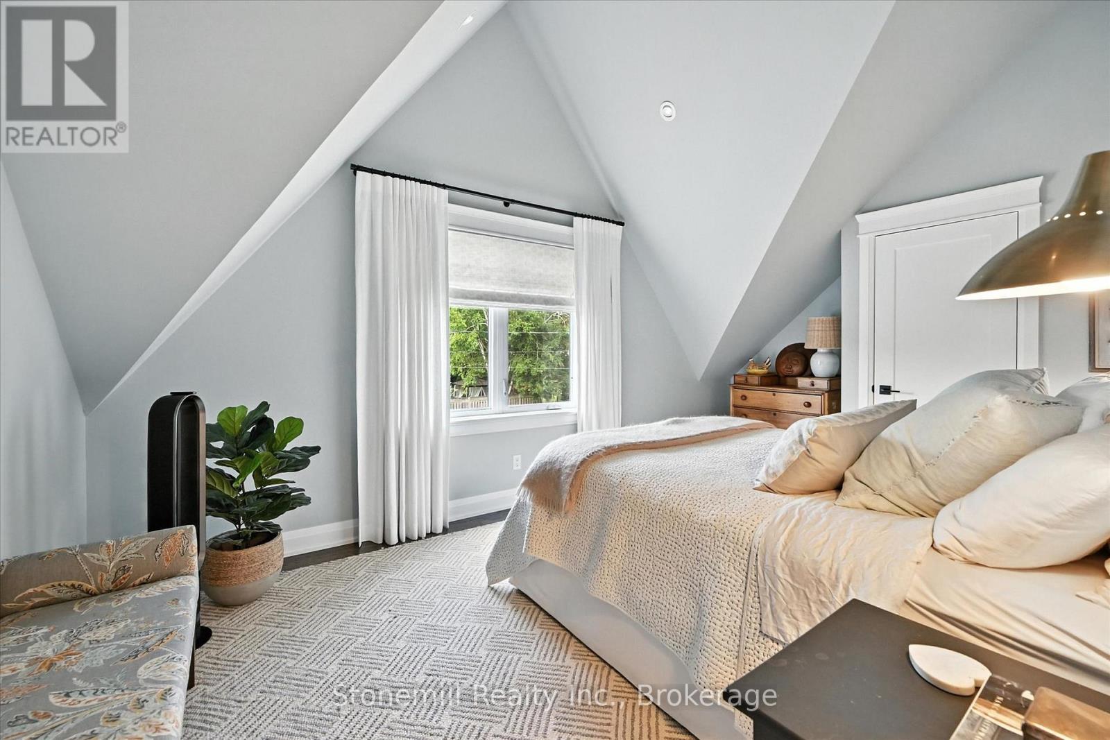 Photo 45 of 735 George Street, Burlington ON