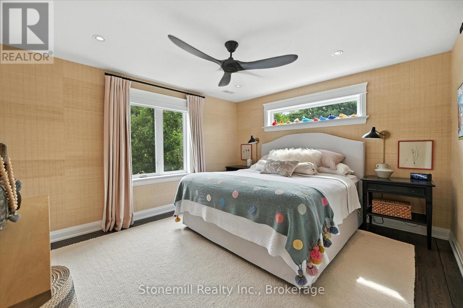 Photo 2 of 735 George Street, Burlington ON