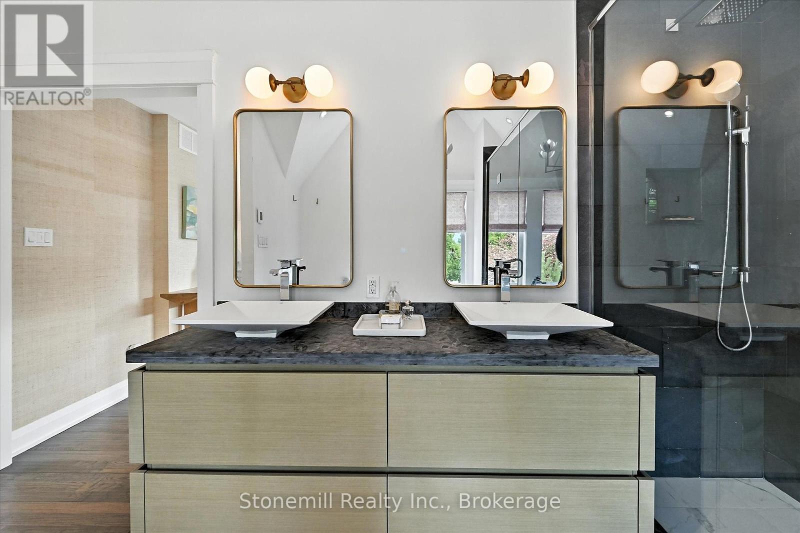 Photo 34 of 735 George Street, Burlington ON