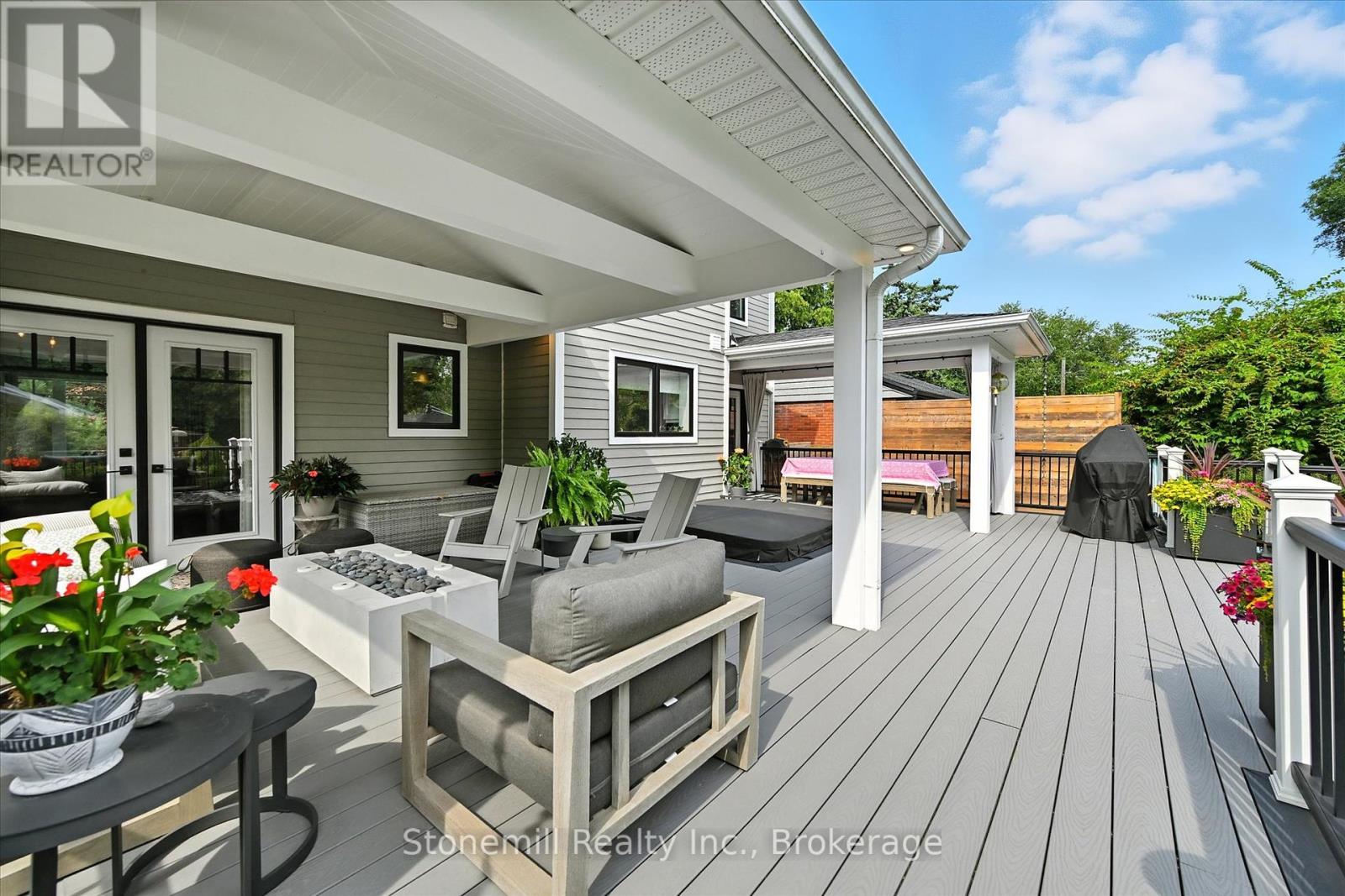 Photo 5 of 735 George Street, Burlington ON