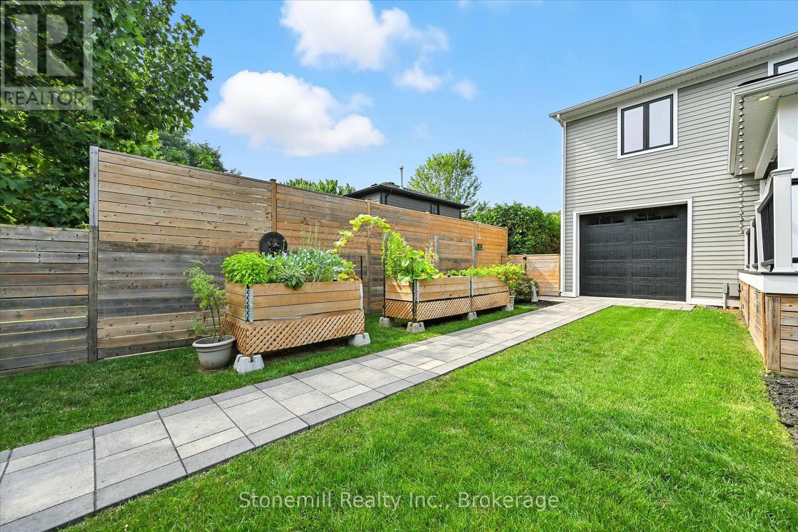 Photo 30 of 735 George Street, Burlington ON