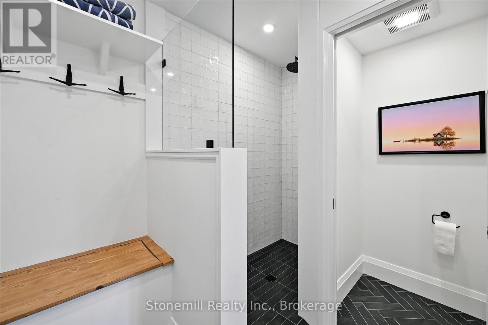 Photo 48 of 735 George Street, Burlington ON