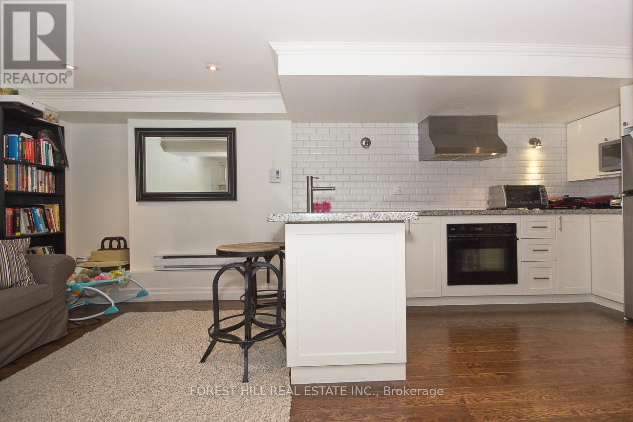 Photo 18 of Bsmnt 20 Ferndale Avenue, Toronto ON