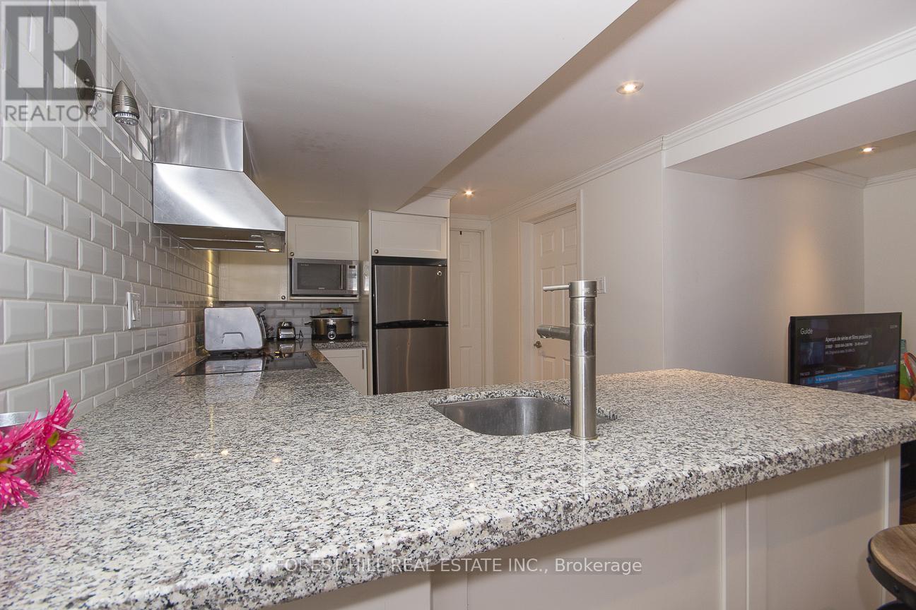 Photo 6 of Bsmnt 20 Ferndale Avenue, Toronto ON