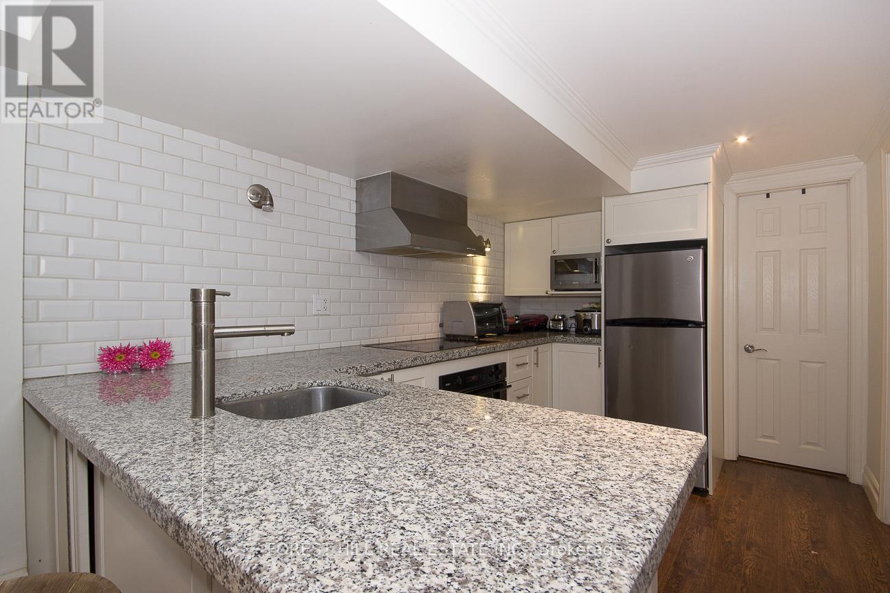 Photo 17 of Bsmnt 20 Ferndale Avenue, Toronto ON
