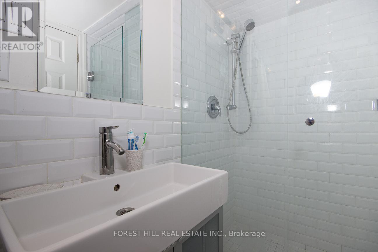Photo 21 of Bsmnt 20 Ferndale Avenue, Toronto ON