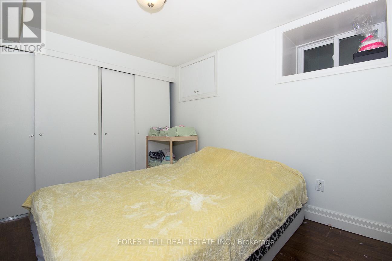 Photo 9 of Bsmnt 20 Ferndale Avenue, Toronto ON