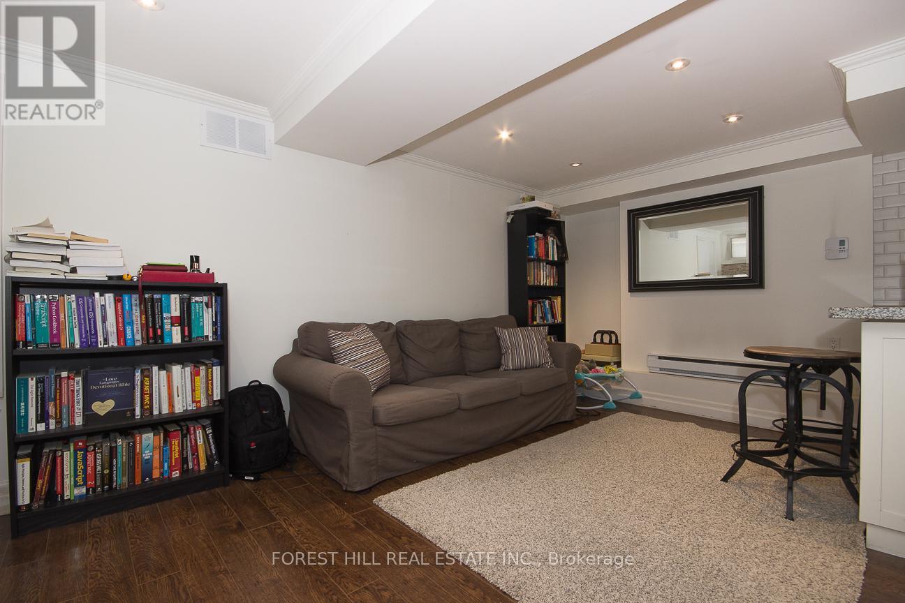 Photo 3 of Bsmnt 20 Ferndale Avenue, Toronto ON