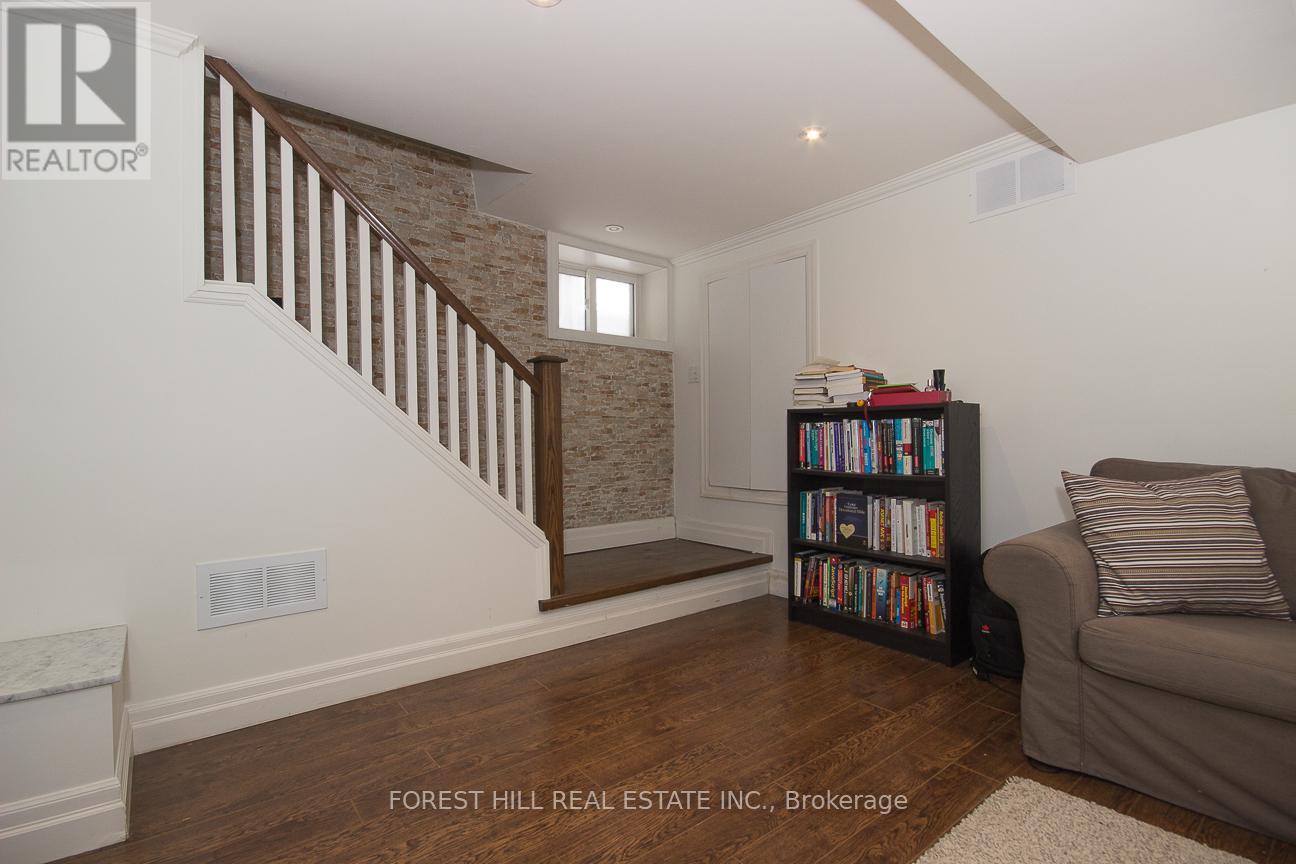 Photo 15 of Bsmnt 20 Ferndale Avenue, Toronto ON