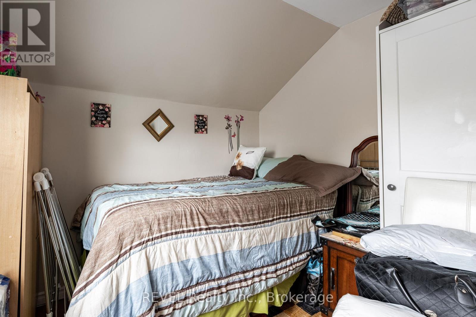 Photo 37 of 4544 Crysler Avenue, Niagara Falls ON