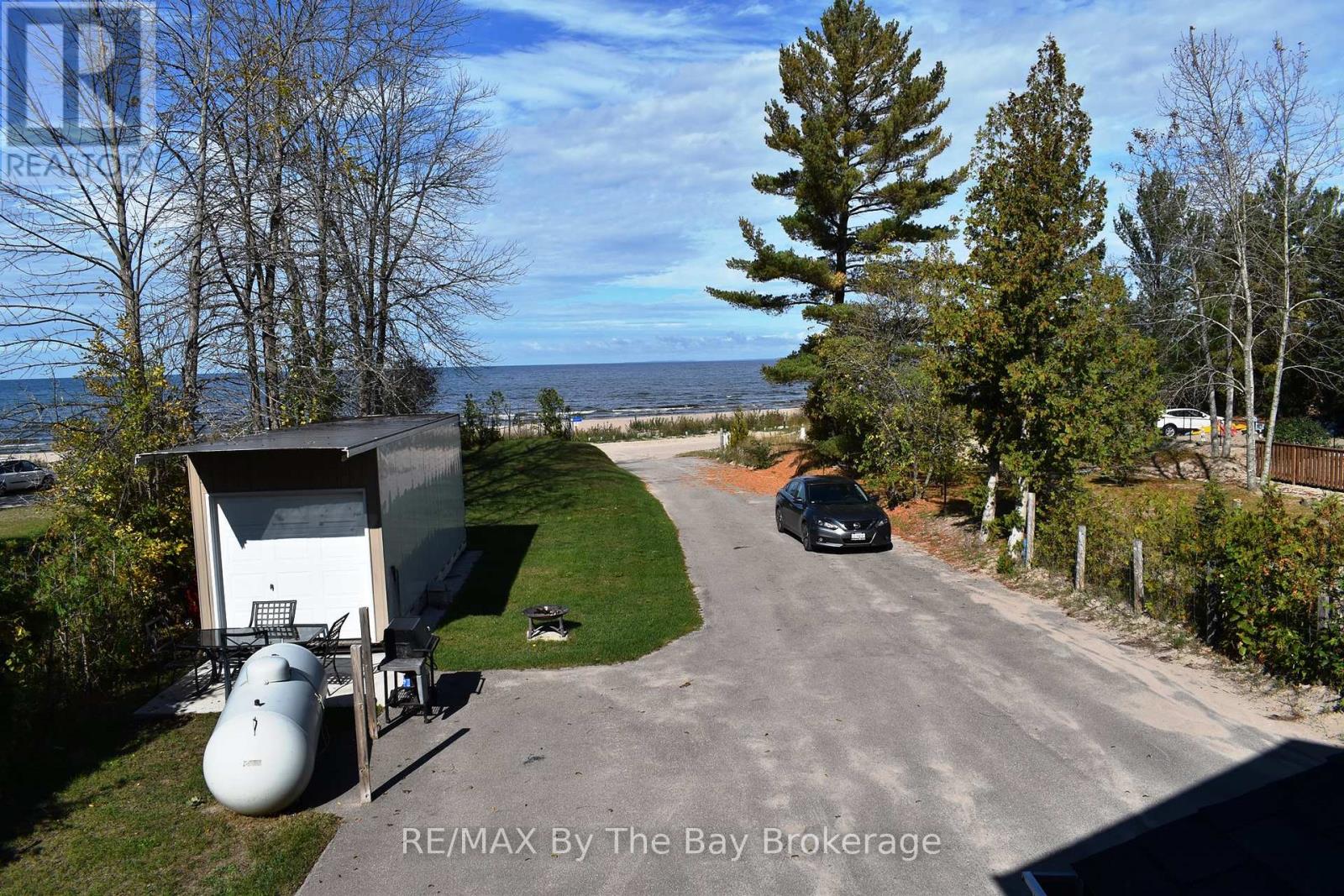 Photo 5 of 332 Coastline Drive, Wasaga Beach ON