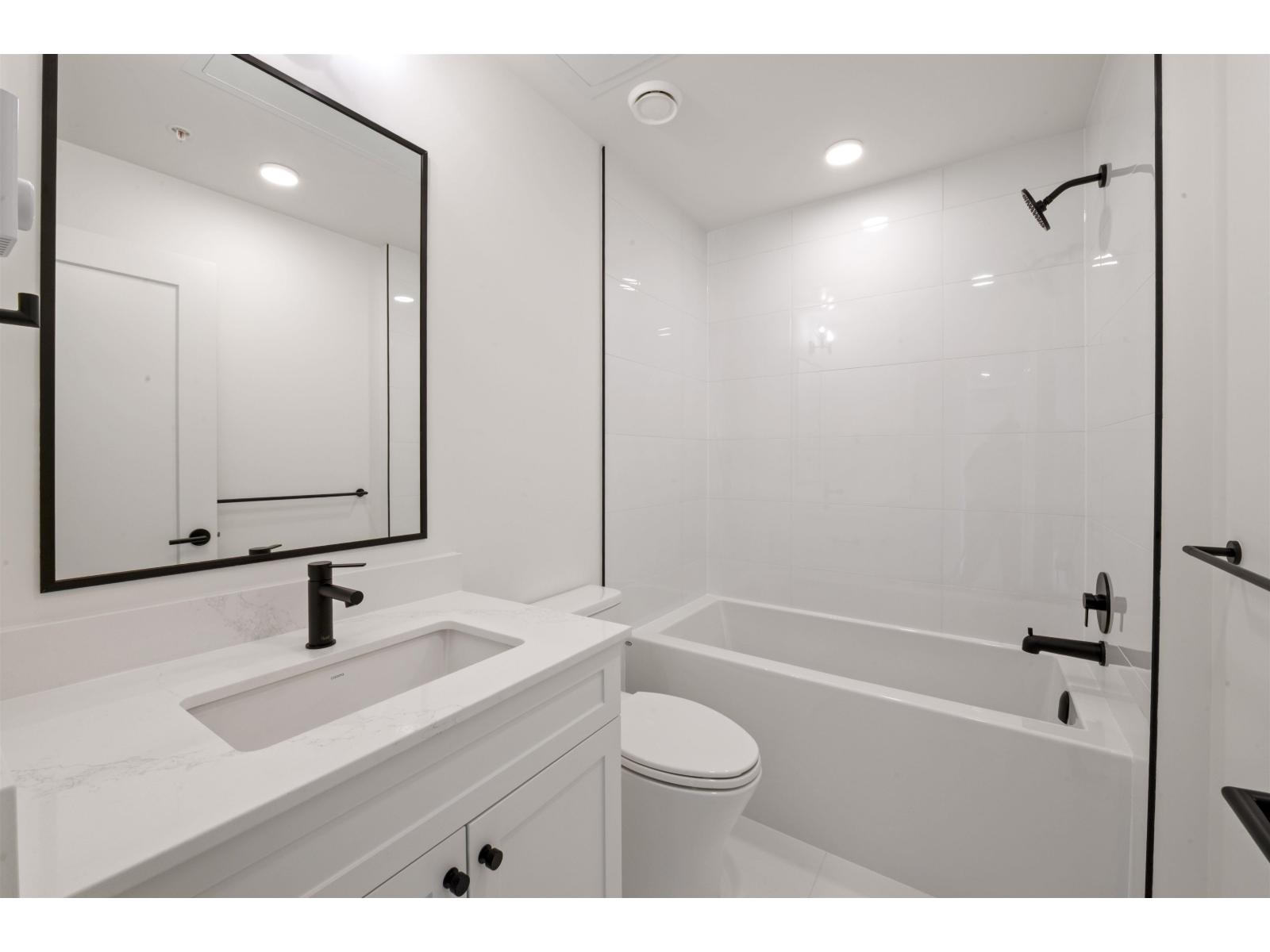 Photo 3 of 503 19953 76 Avenue, Langley BC