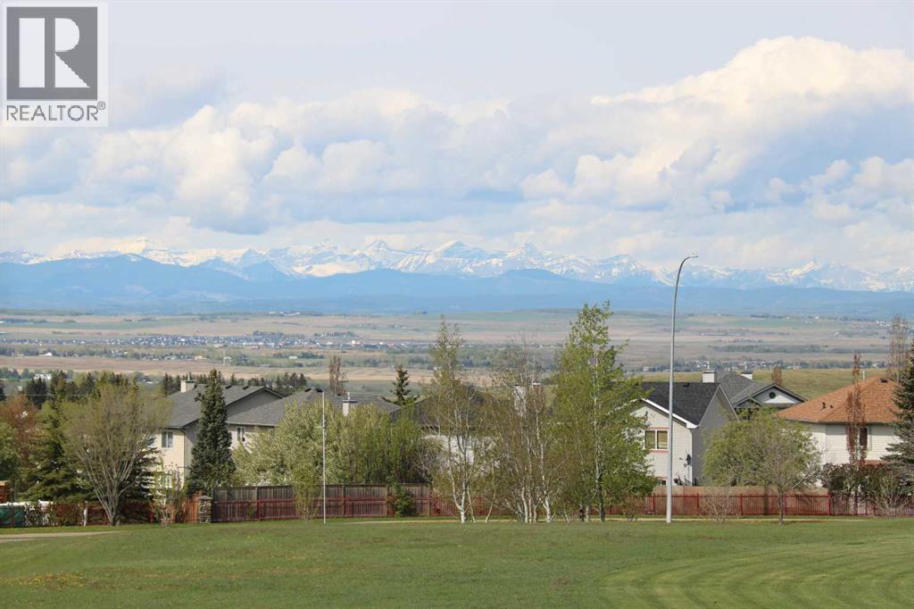 Photo 47 of 117 Rockcliff Bay Nw, Calgary AB