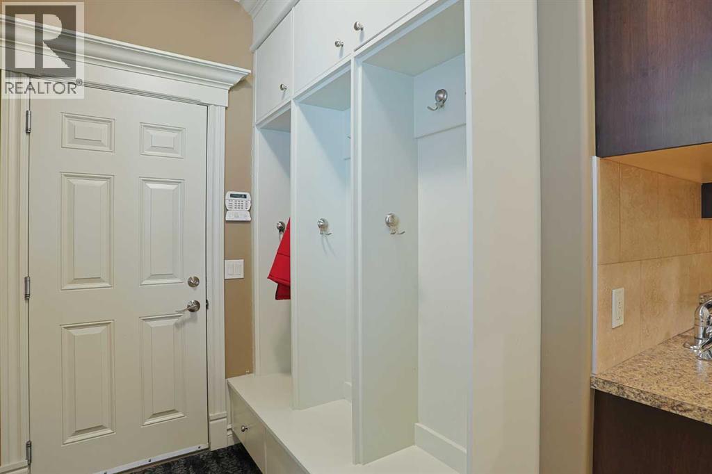 Photo 31 of 117 Rockcliff Bay Nw, Calgary AB