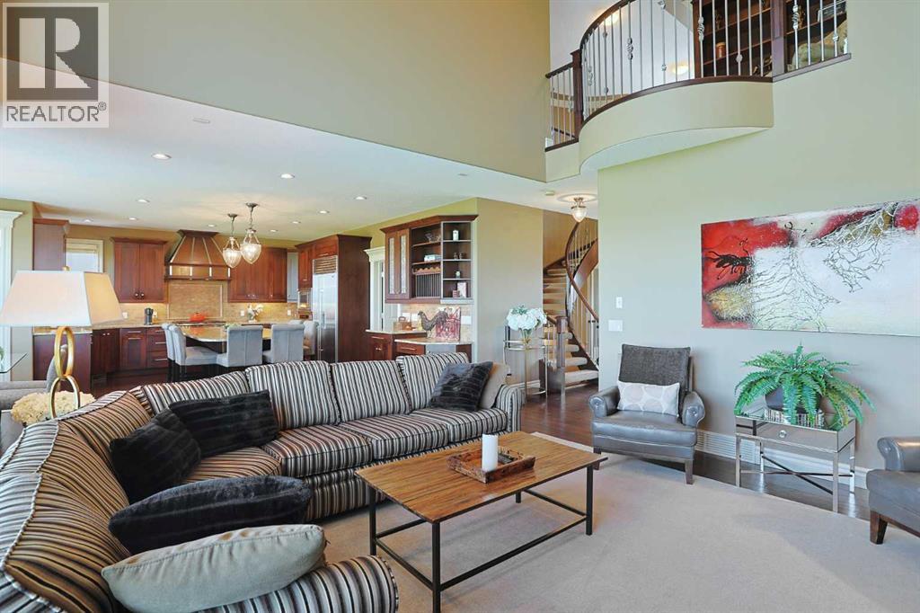 Photo 10 of 117 Rockcliff Bay Nw, Calgary AB