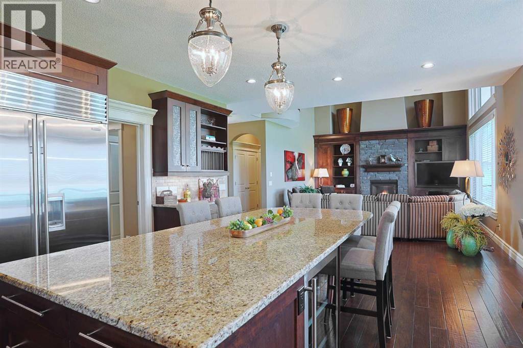 Photo 33 of 117 Rockcliff Bay Nw, Calgary AB