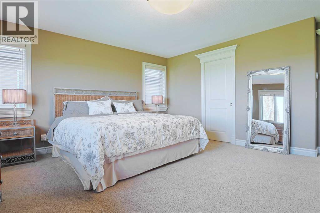 Photo 19 of 117 Rockcliff Bay Nw, Calgary AB