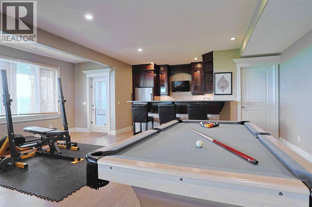 Photo 2 of 117 Rockcliff Bay Nw, Calgary AB