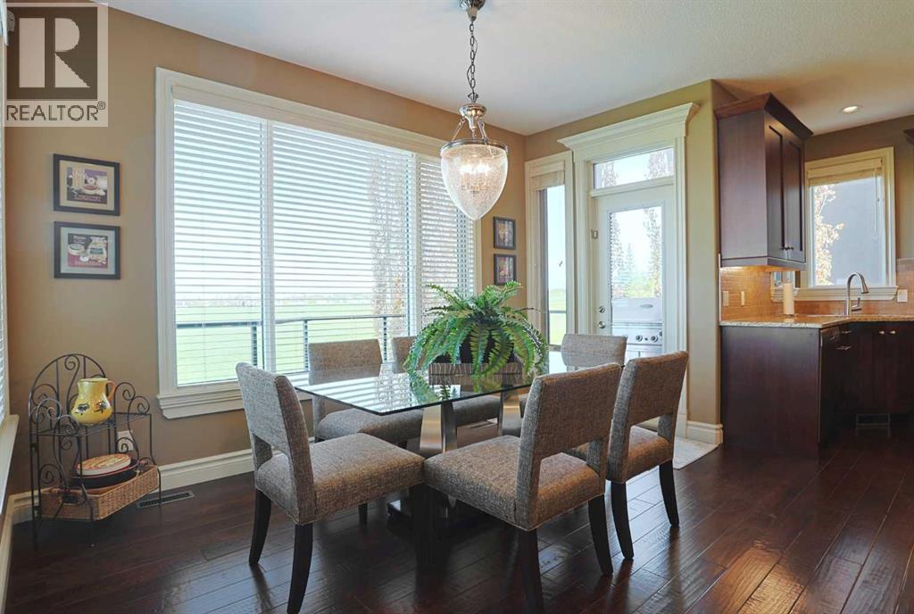 Photo 11 of 117 Rockcliff Bay Nw, Calgary AB