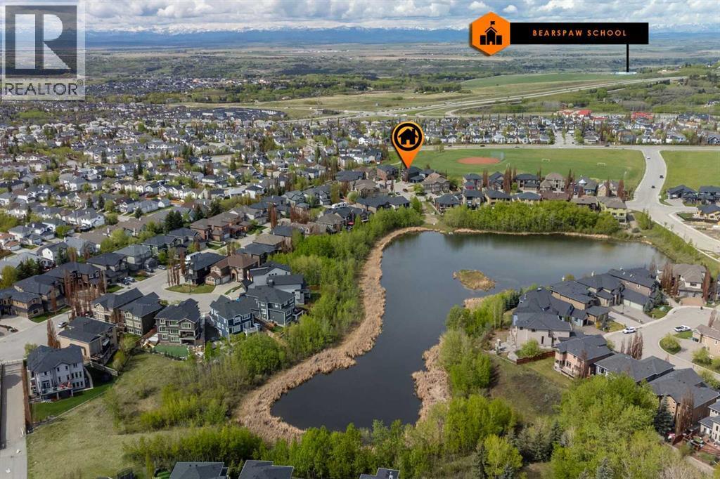Photo 21 of 117 Rockcliff Bay Nw, Calgary AB