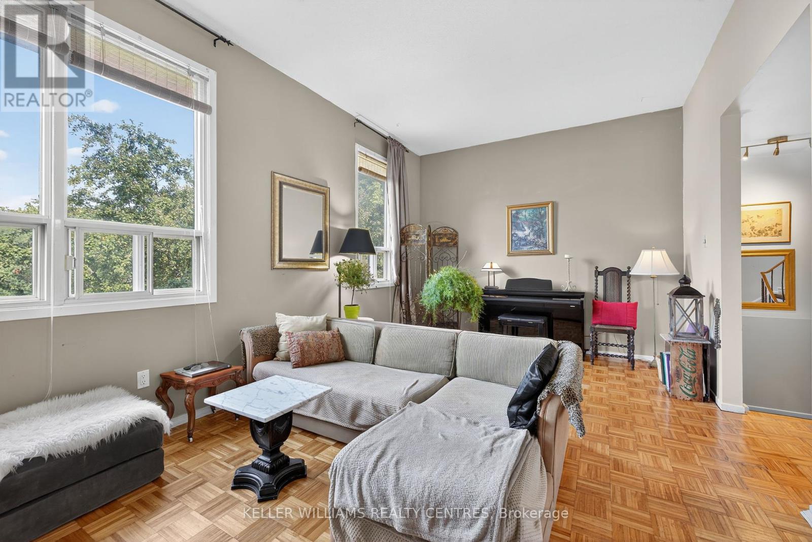 Photo 20 of 80 Poplar Crescent, Aurora ON