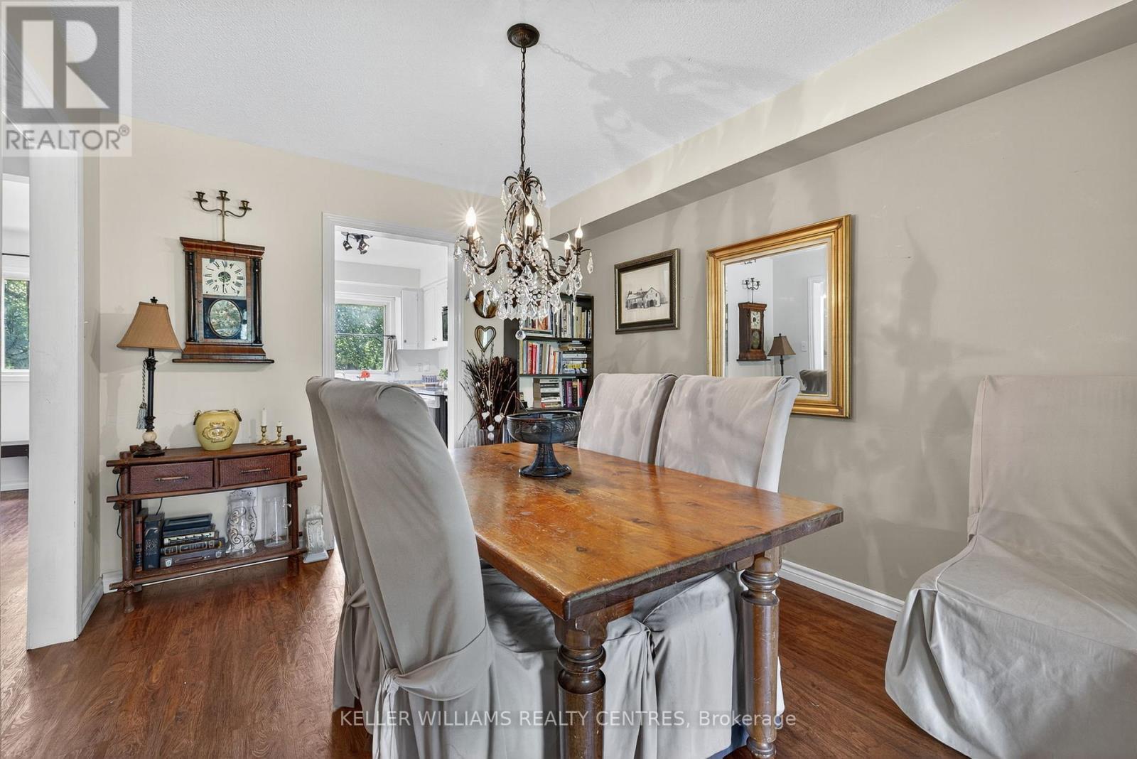 Photo 14 of 80 Poplar Crescent, Aurora ON
