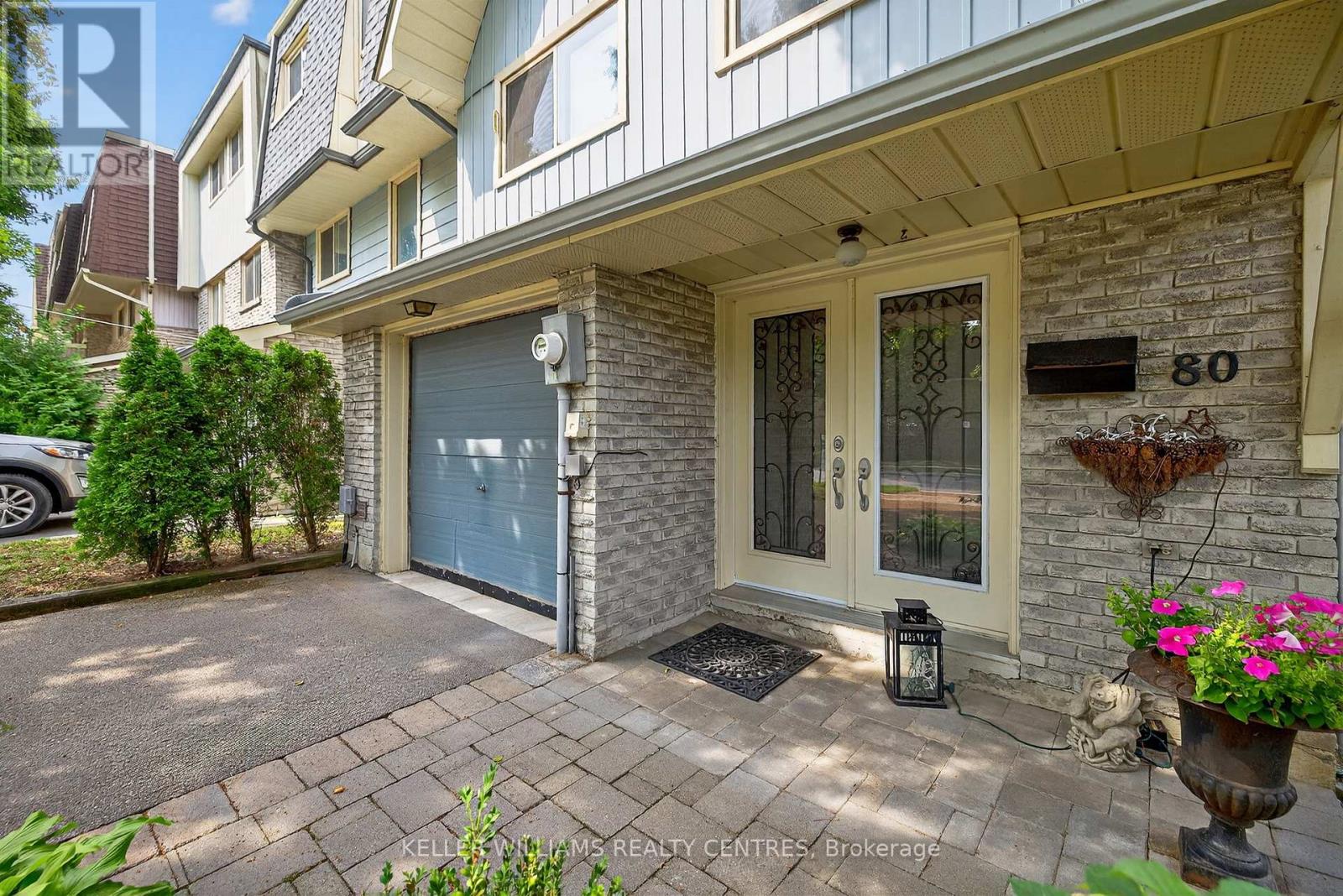 Photo 10 of 80 Poplar Crescent, Aurora ON