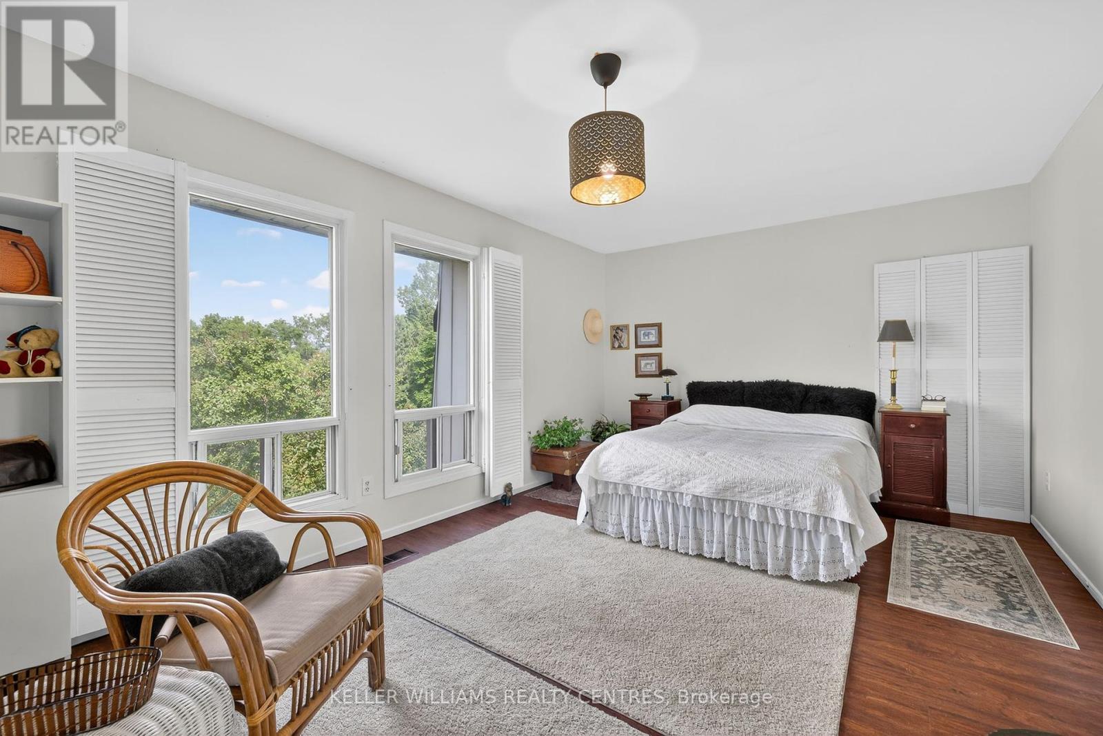Photo 34 of 80 Poplar Crescent, Aurora ON