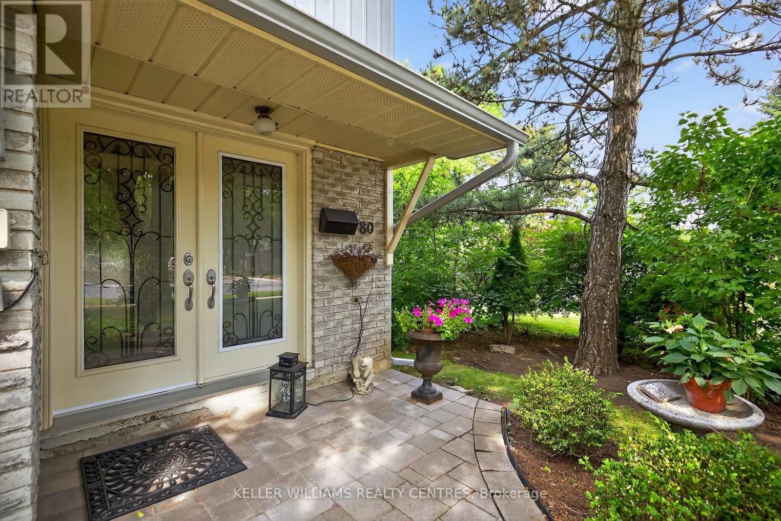 Photo 19 of 80 Poplar Crescent, Aurora ON