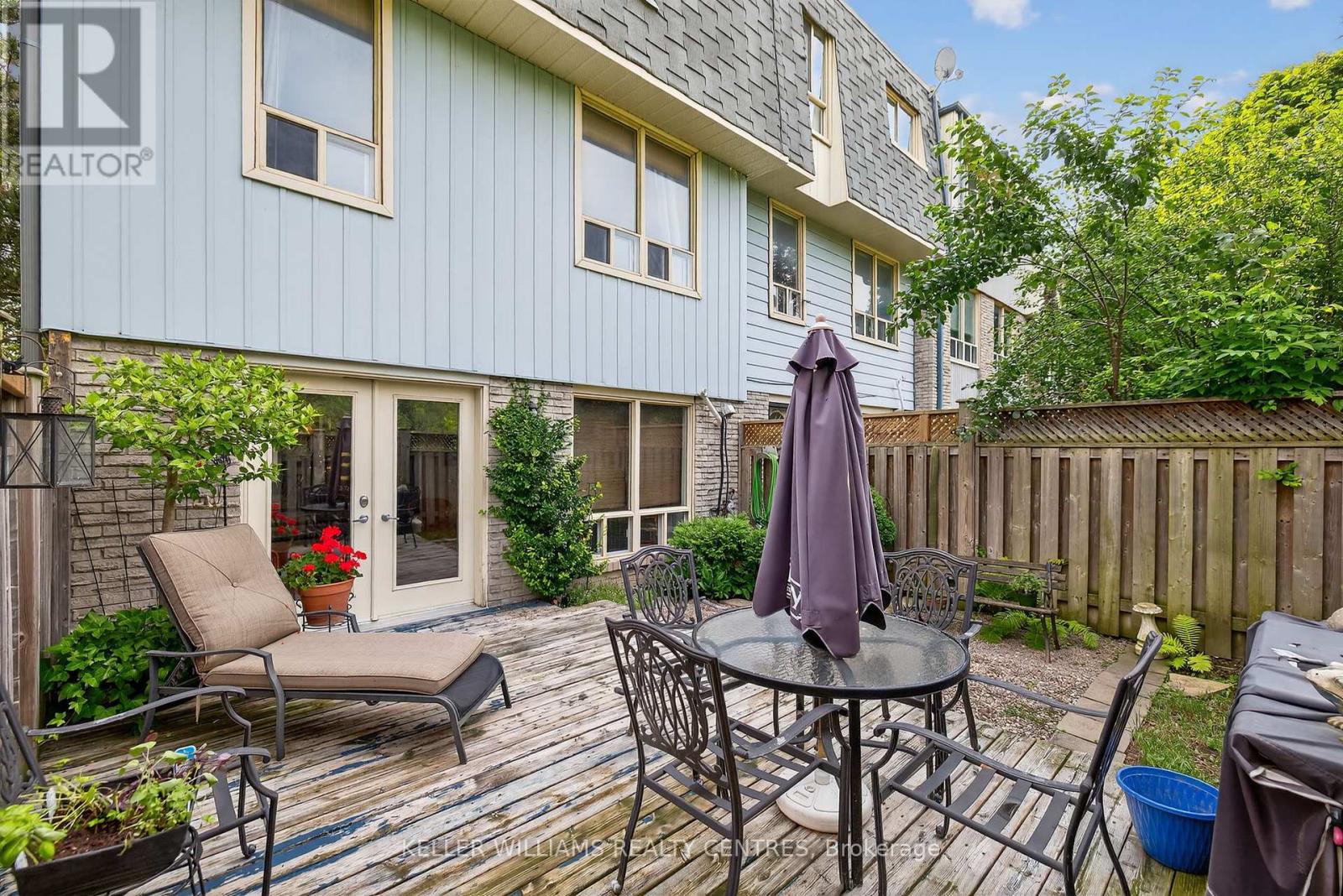Photo 13 of 80 Poplar Crescent, Aurora ON