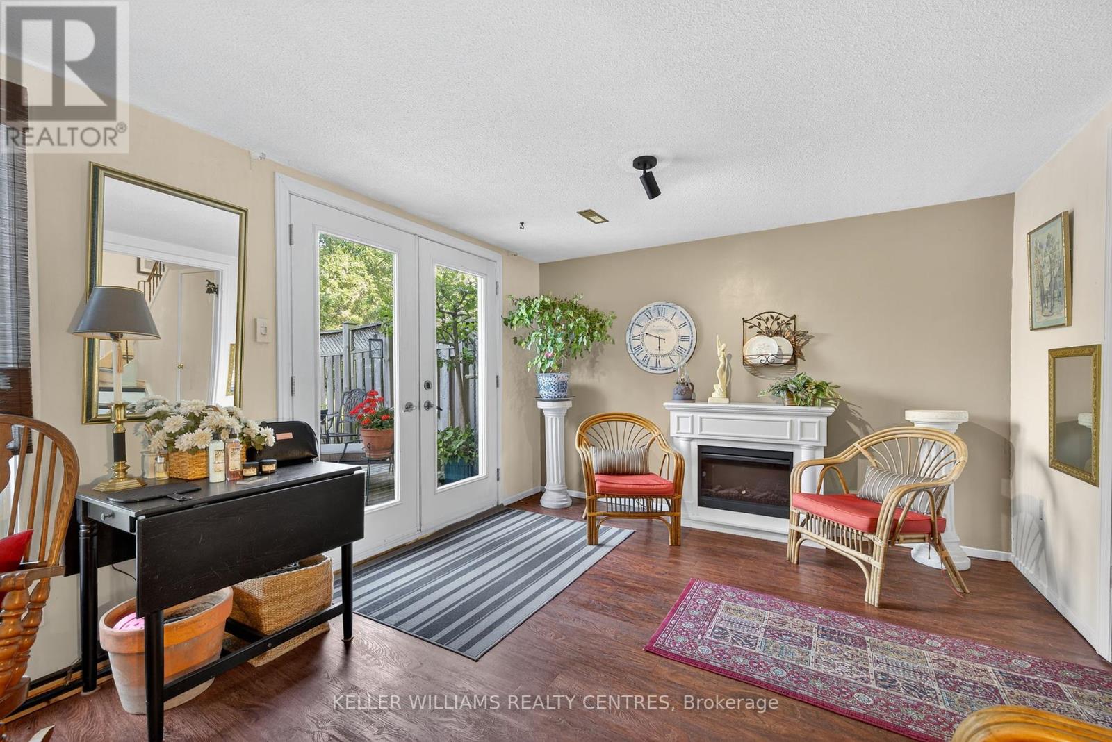 Photo 1 of 80 Poplar Crescent, Aurora ON