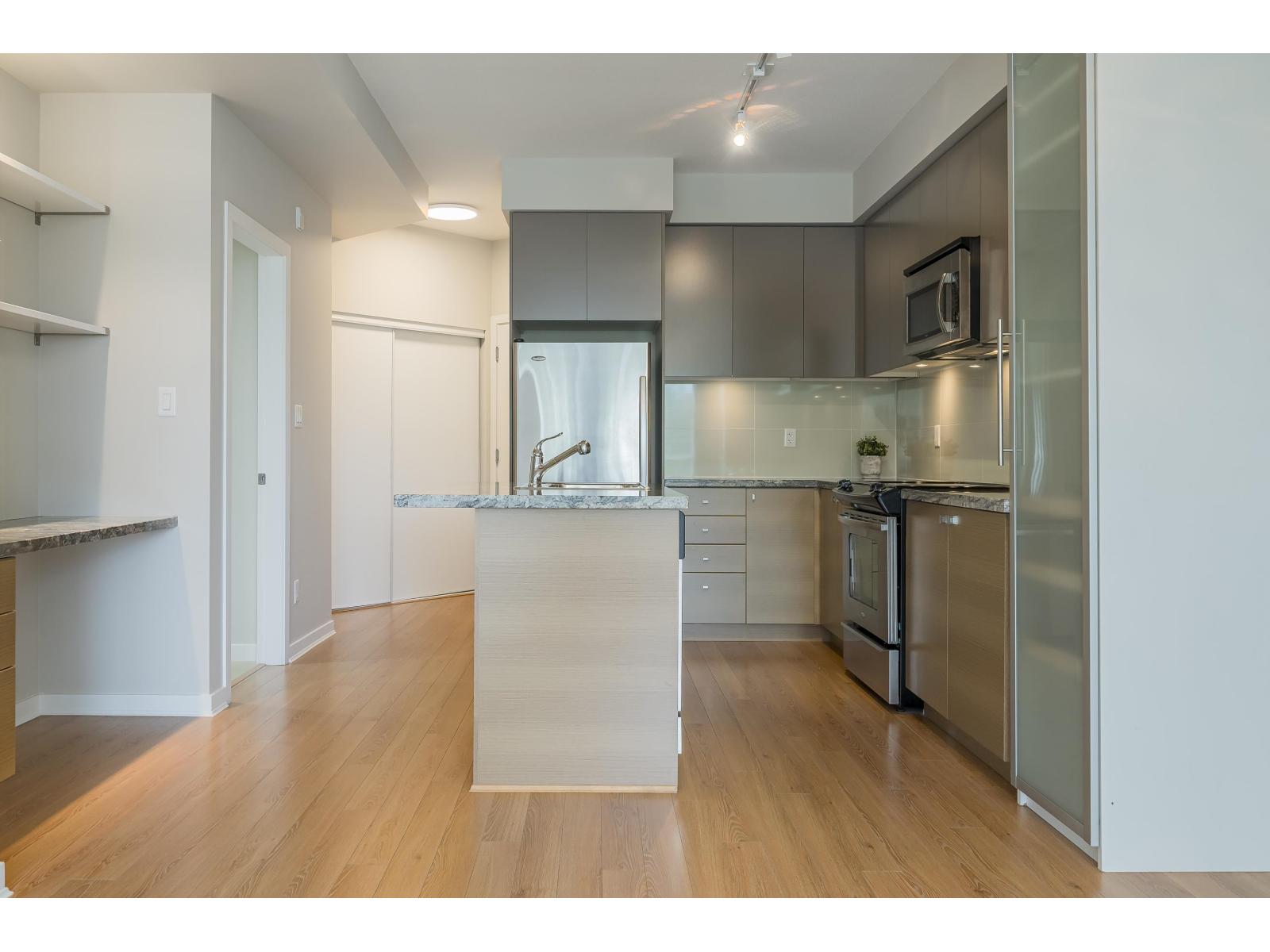 Photo 11 of 310 6430 194 Street, Surrey BC