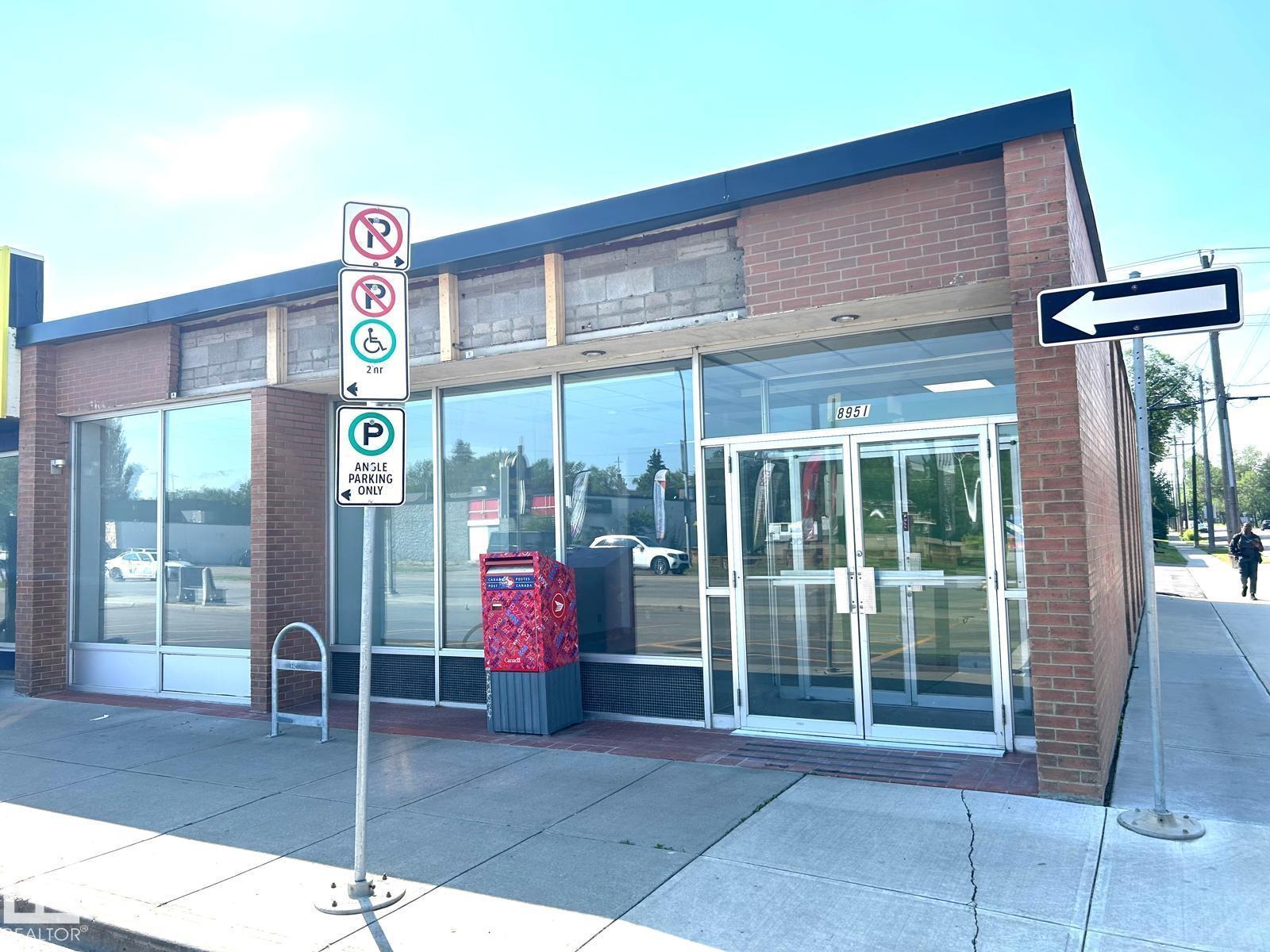Photo 13 of 8951 82 Av Nw, Edmonton AB
