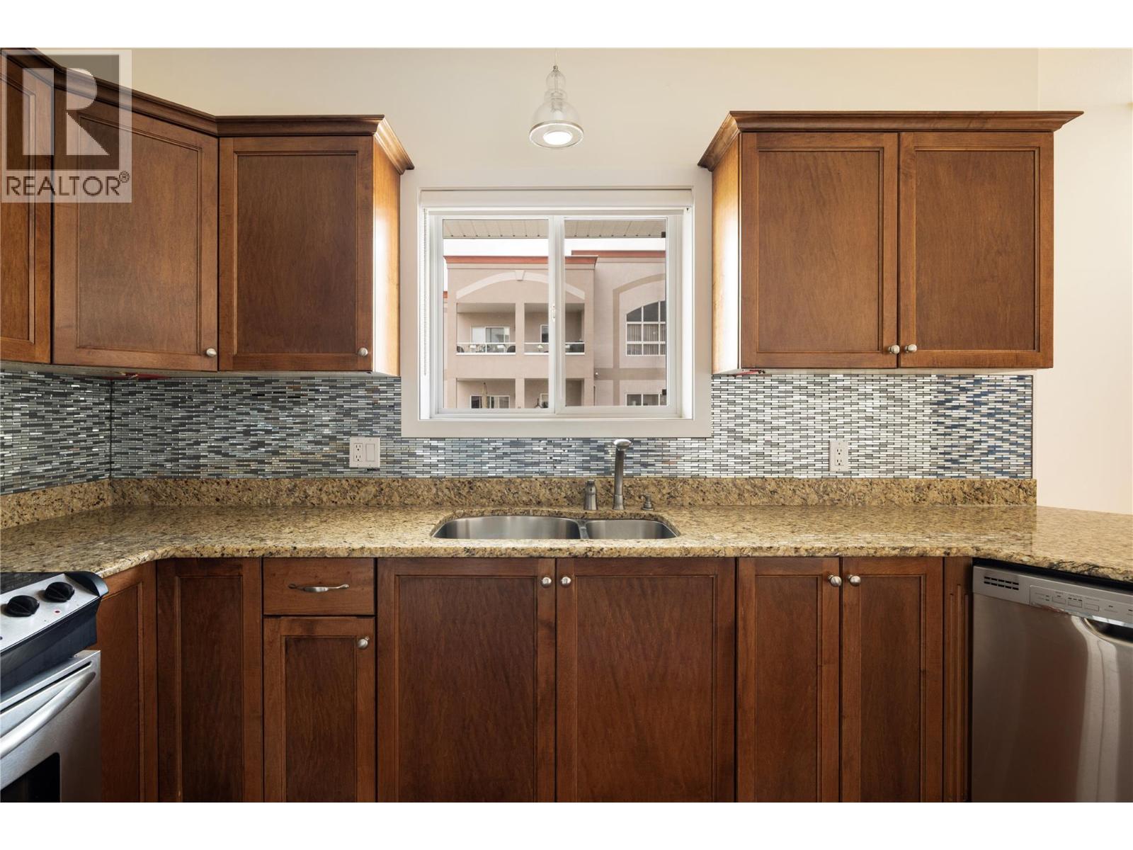 Photo 14 of 1966 Durnin Road Unit 801, Kelowna BC