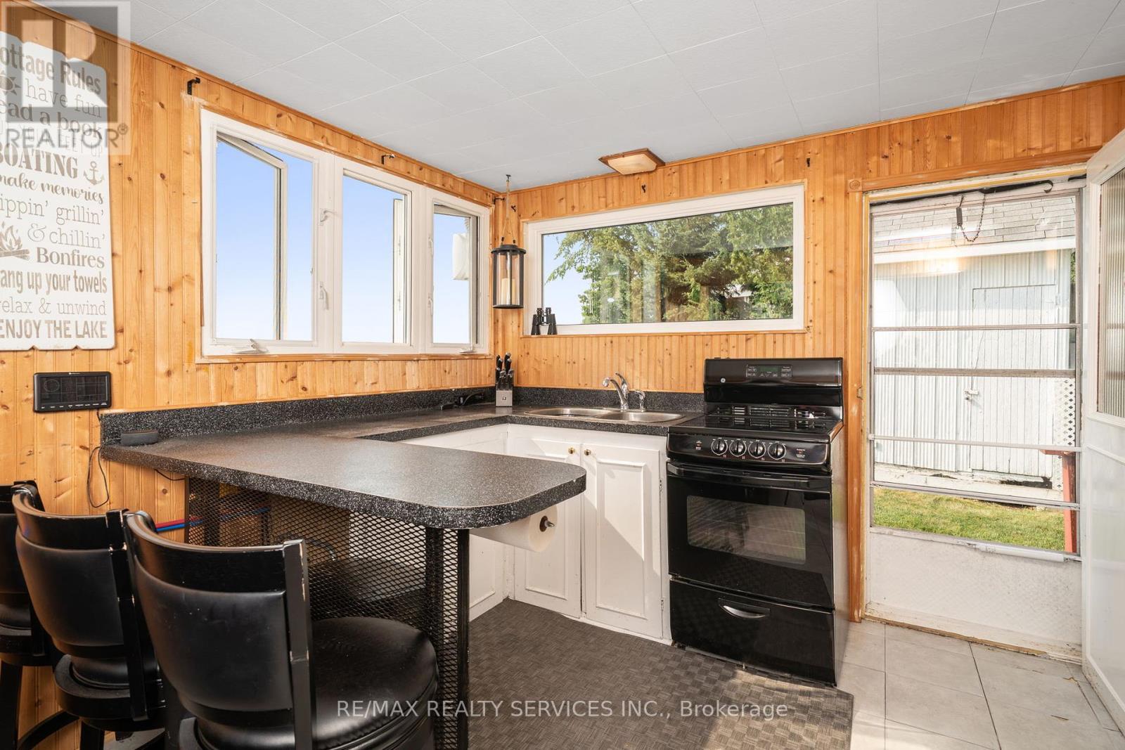 Photo 50 of 103 Ivy Lane, Orillia ON