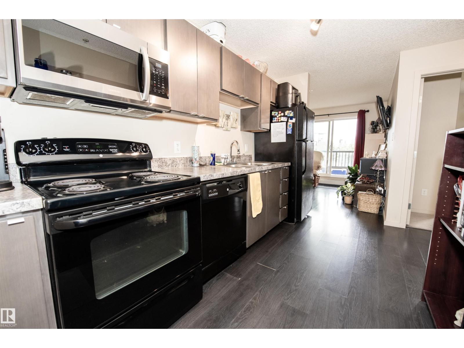 Photo 10 of 256 1196 Hyndman Rd Nw, Edmonton AB