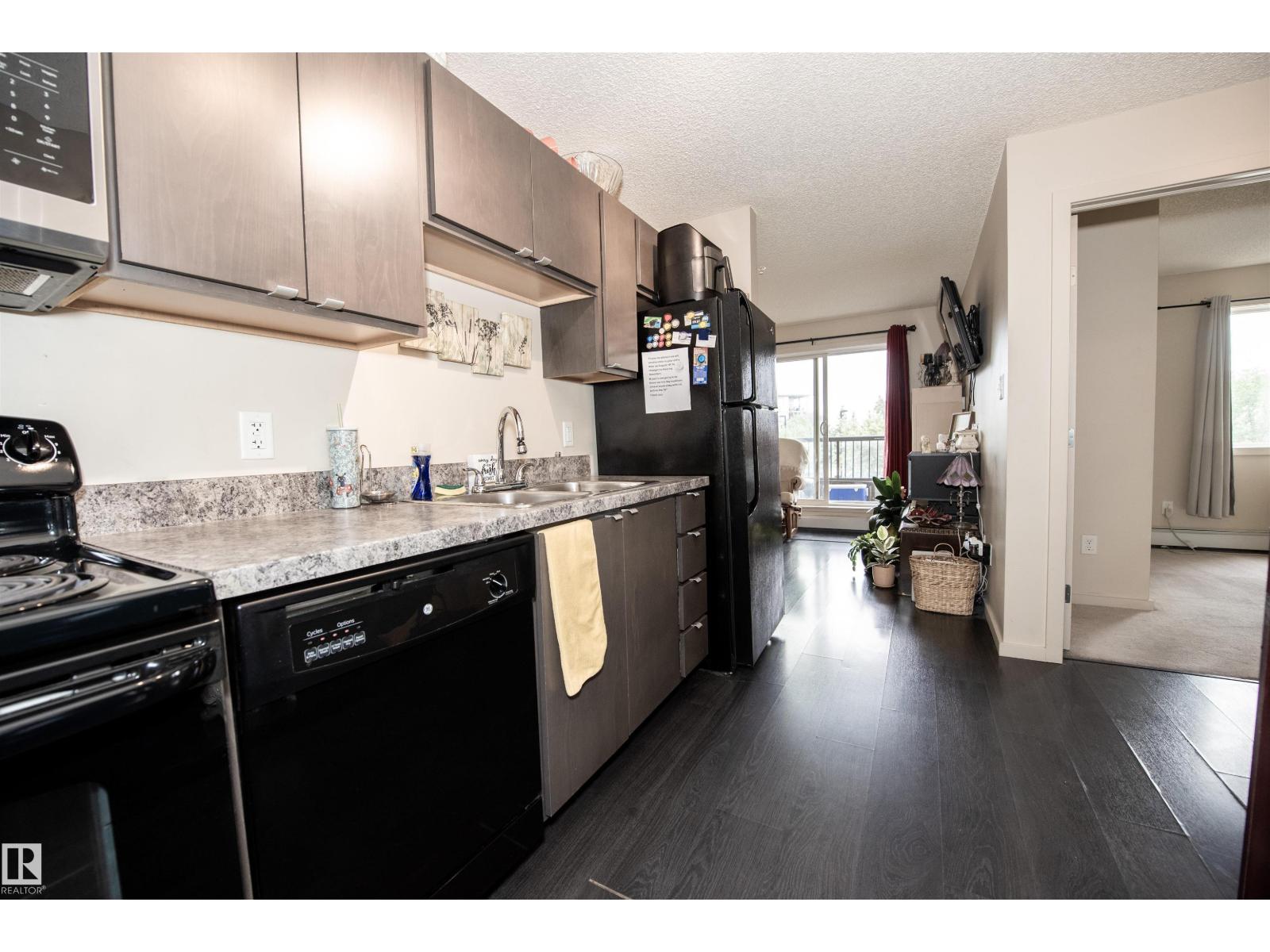 Photo 9 of 256 1196 Hyndman Rd Nw, Edmonton AB