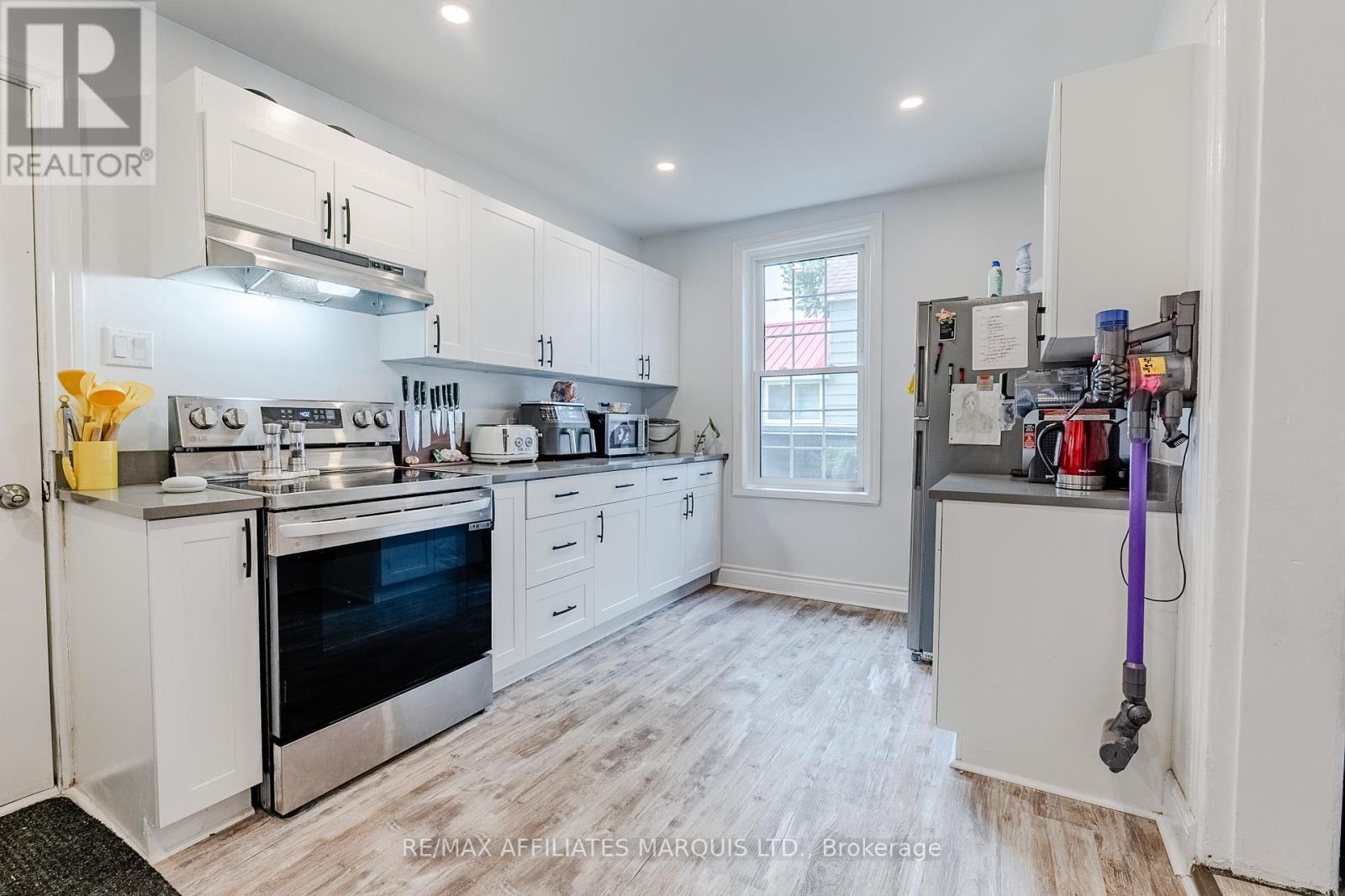Photo 11 of 312 314 Amelia Street, Cornwall ON