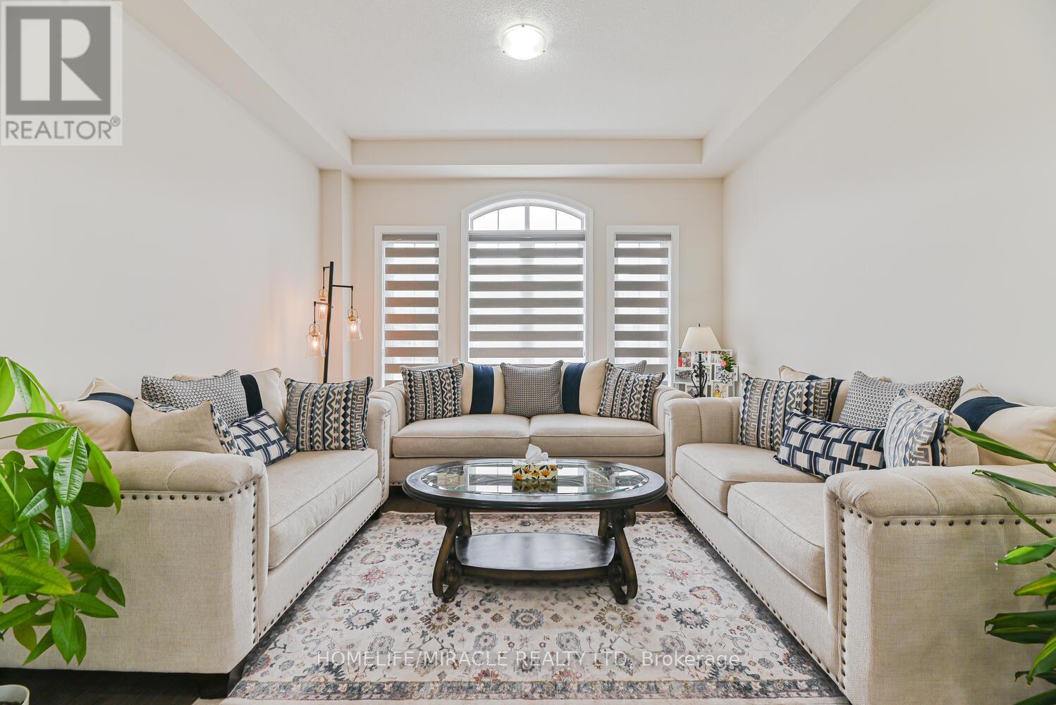 Photo 11 of 9 Bavenden Crescent, Brampton ON