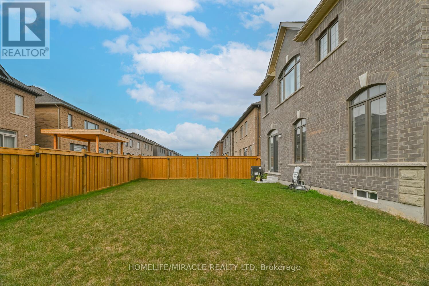 Photo 43 of 9 Bavenden Crescent, Brampton ON