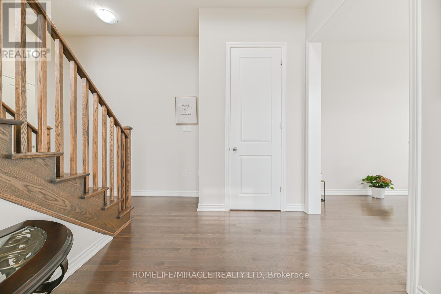 Photo 7 of 9 Bavenden Crescent, Brampton ON