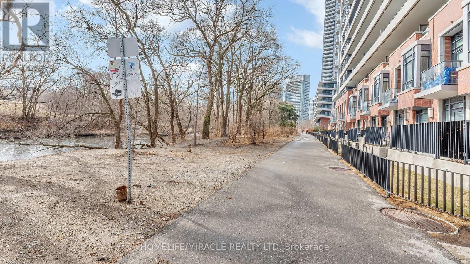 Photo 45 of 616 2220 Lake Shore Boulevard W, Toronto ON