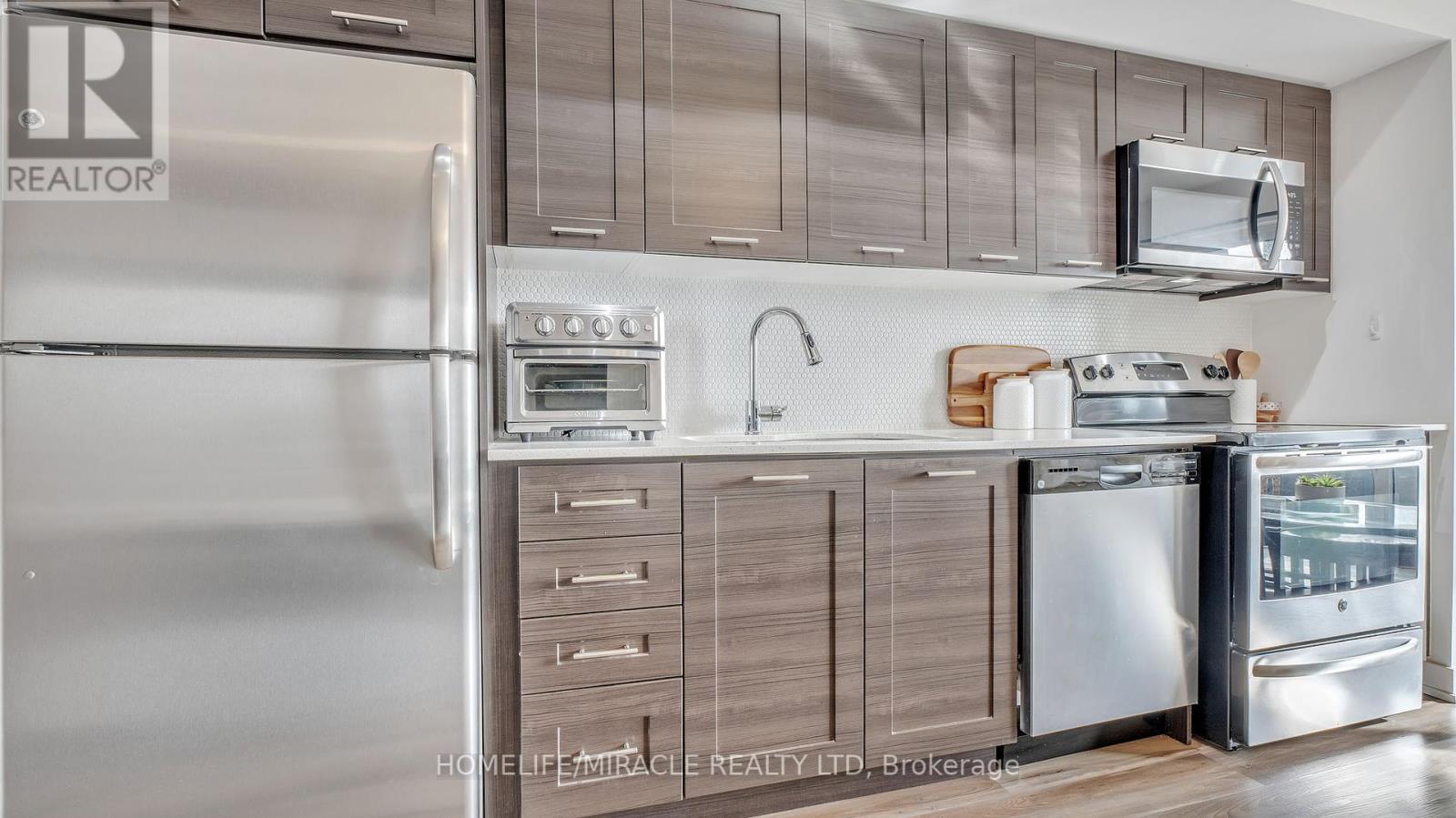 Photo 13 of 616 2220 Lake Shore Boulevard W, Toronto ON