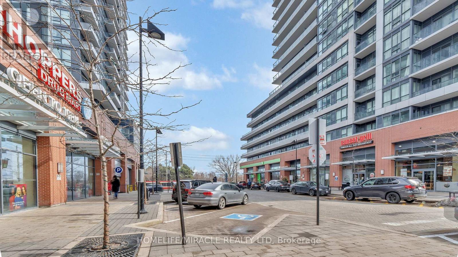 Photo 9 of 616 2220 Lake Shore Boulevard W, Toronto ON