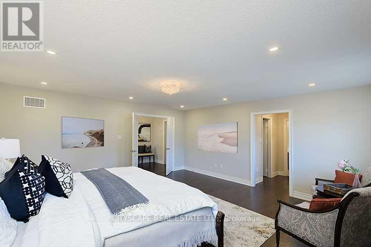 Photo 49 of 3170 Southwind Road, Mississauga ON