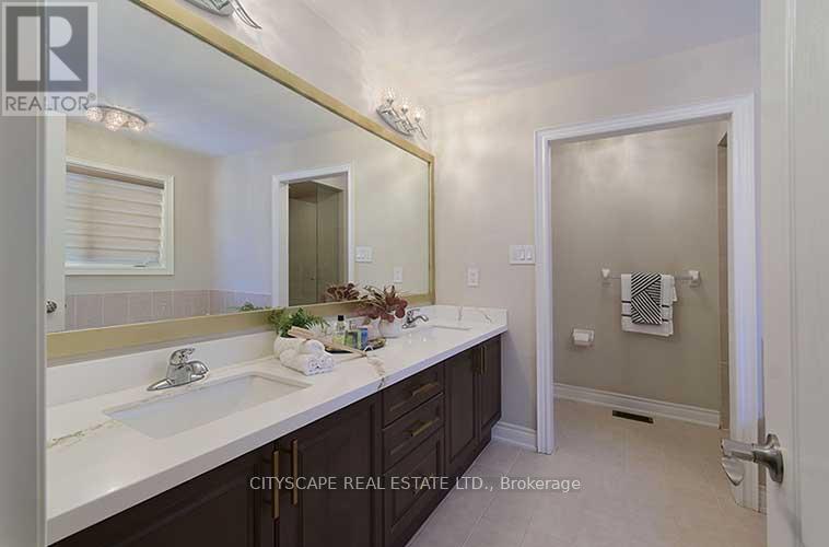 Photo 28 of 3170 Southwind Road, Mississauga ON